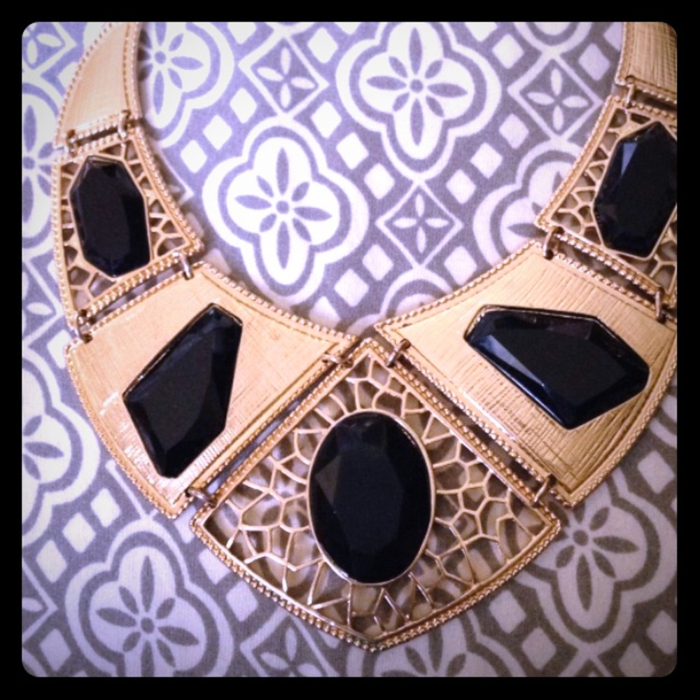Gold/black necklace
