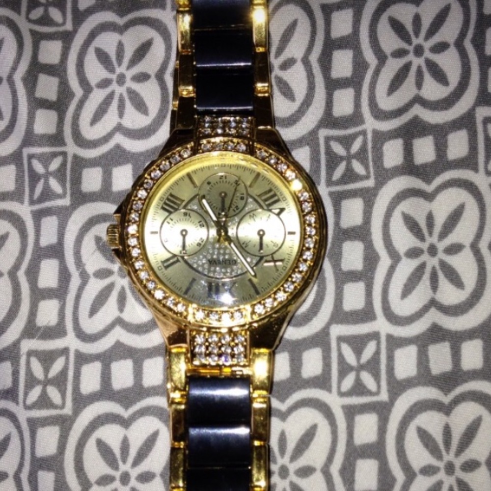 Black/gold wrist watch