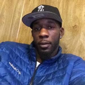 Meet your Posher, Dominique