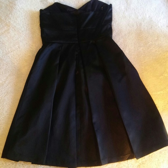 Dress - Picture 2 of 7