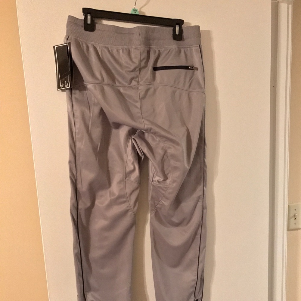 Joggers - Picture 3 of 4