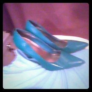 Spring green heels