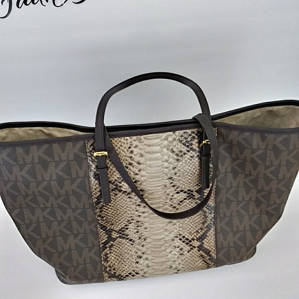 ⚡SOLD on E⚡AUTHENTIC MK JET SET TRAVEL PYTHON TOTE - Picture 3 of 8