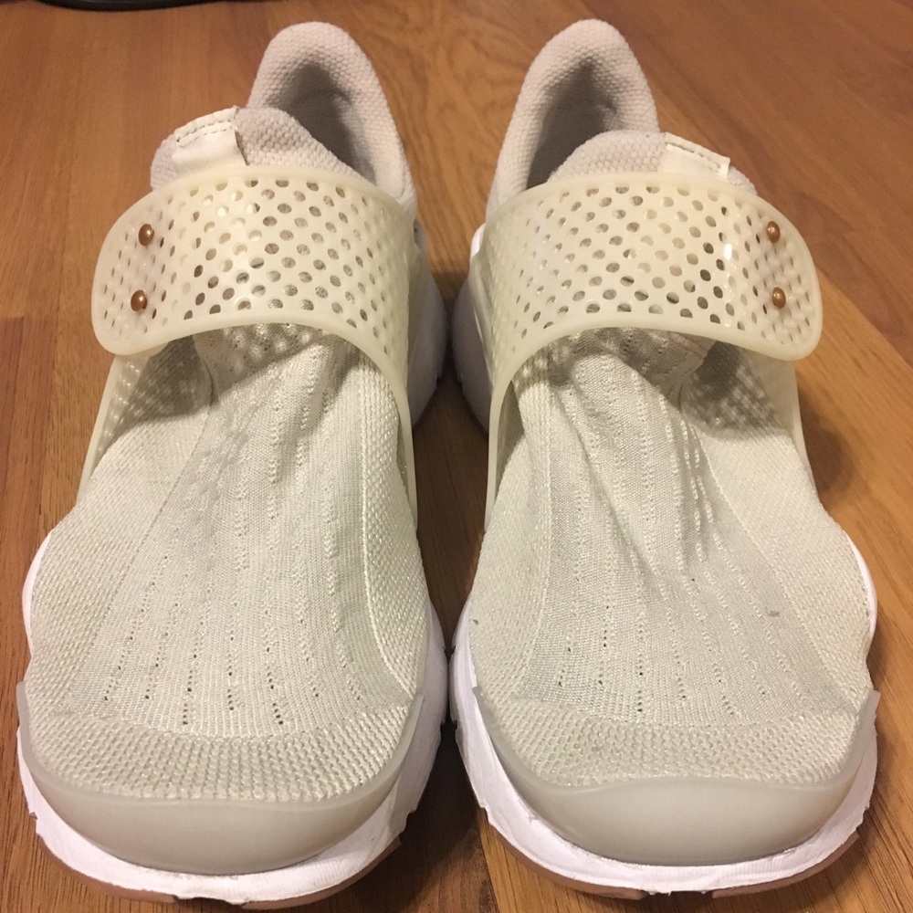 NIKE Sock Dart