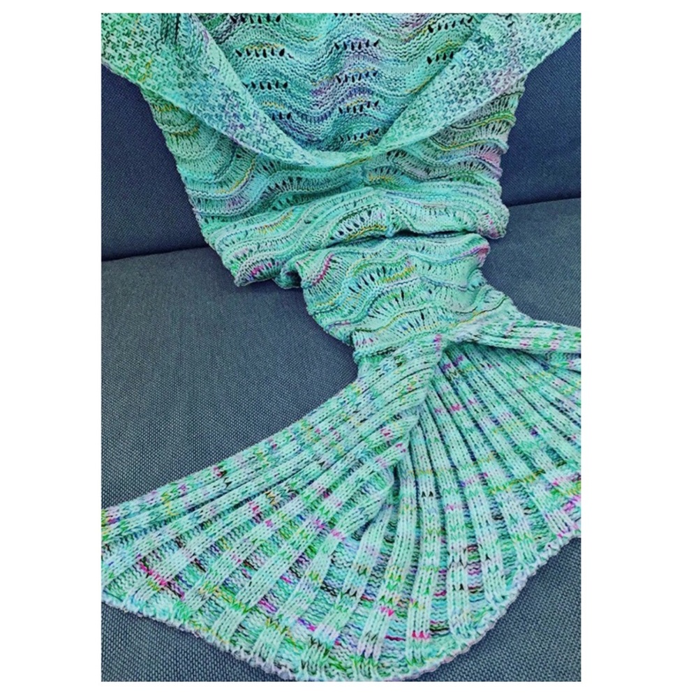 LAST 1❣️MERMAID BLANKET HAND WOVEN WOMENS/KIDS - Picture 2 of 5