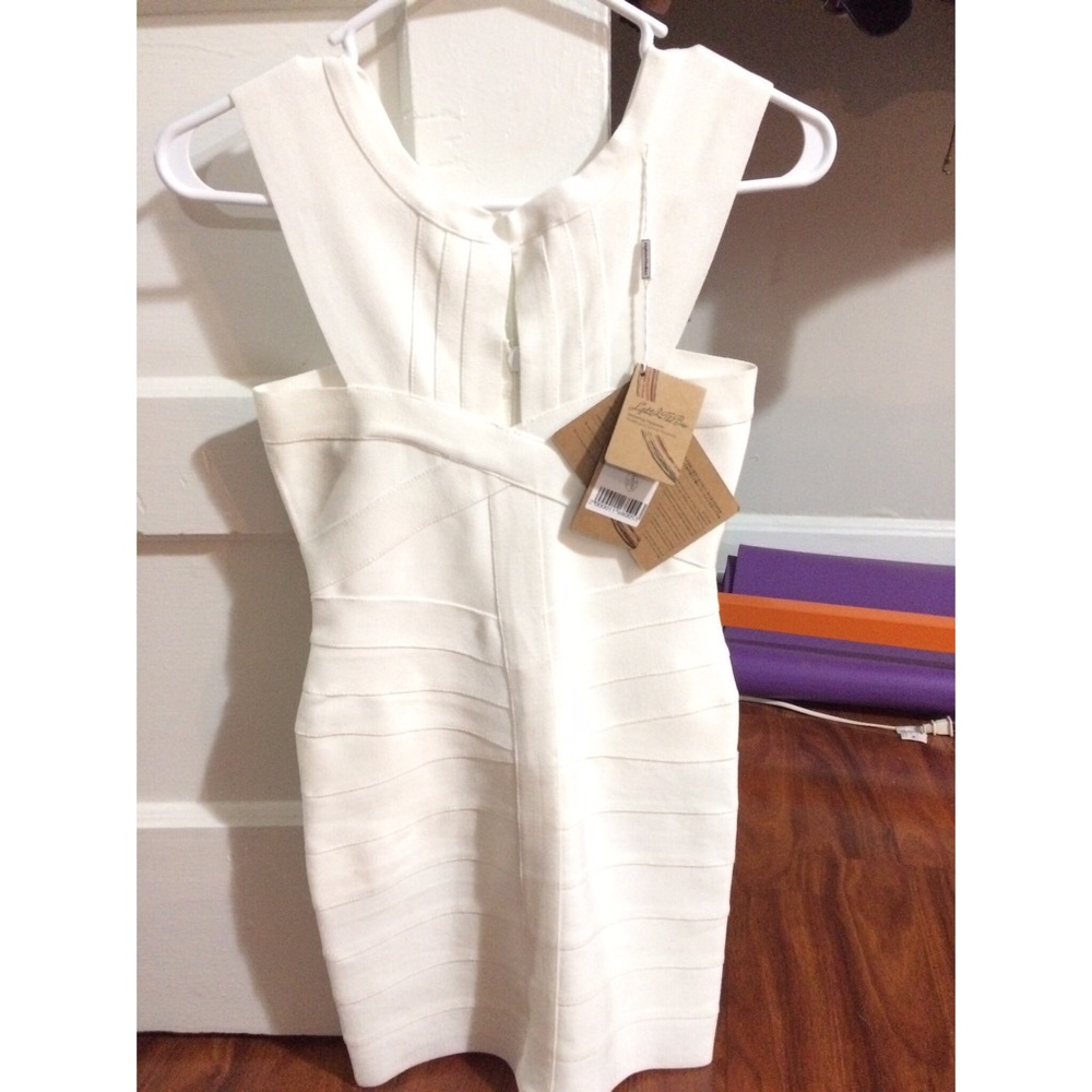 White xs new with tags banadage