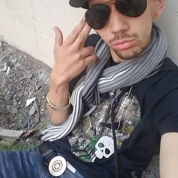 Meet your Posher, Cedric - Picture 1 of 1