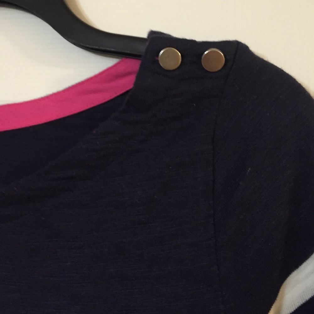 Blouse 💗 - Picture 3 of 4