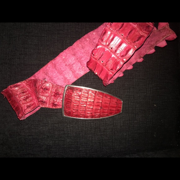 Red wide CROC cinching belt