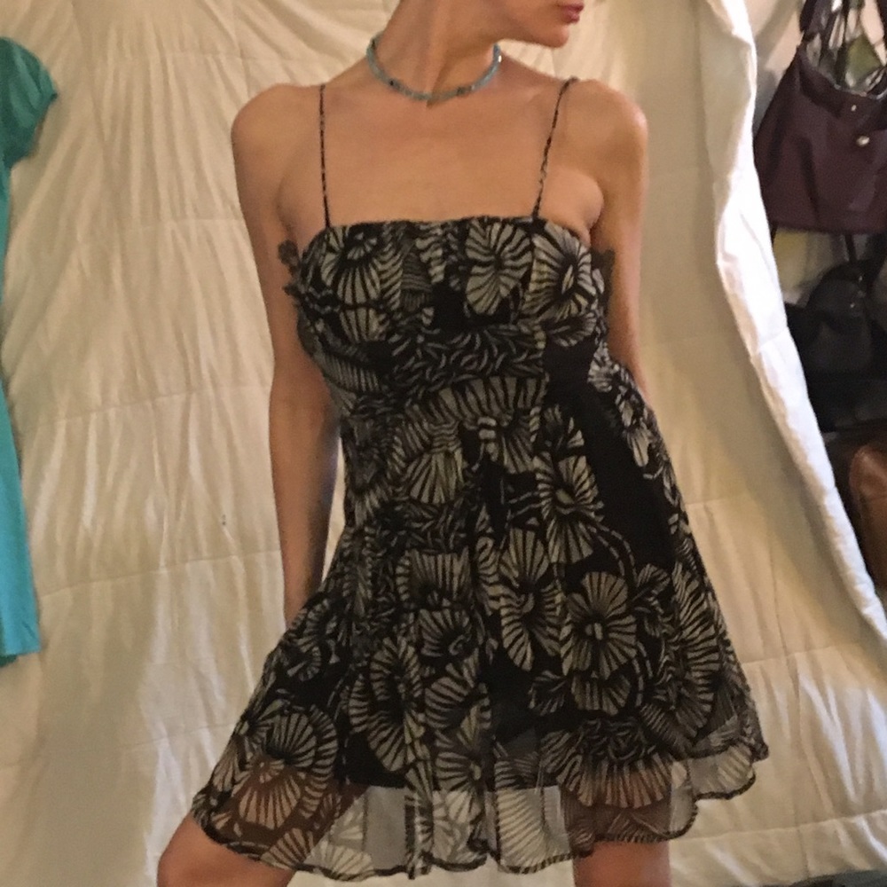 POOKIE AND SEBASTIAN Flirty party dress