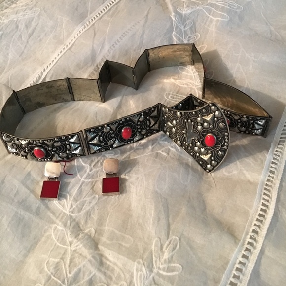 Silver faux coral amazing belt