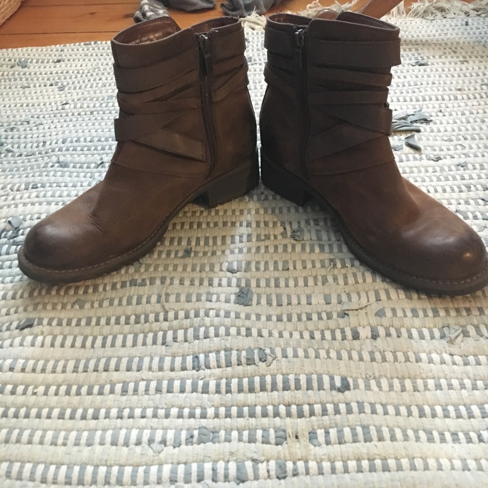 Clark boots size 7.5