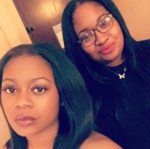 Meet your Posher, Lenora