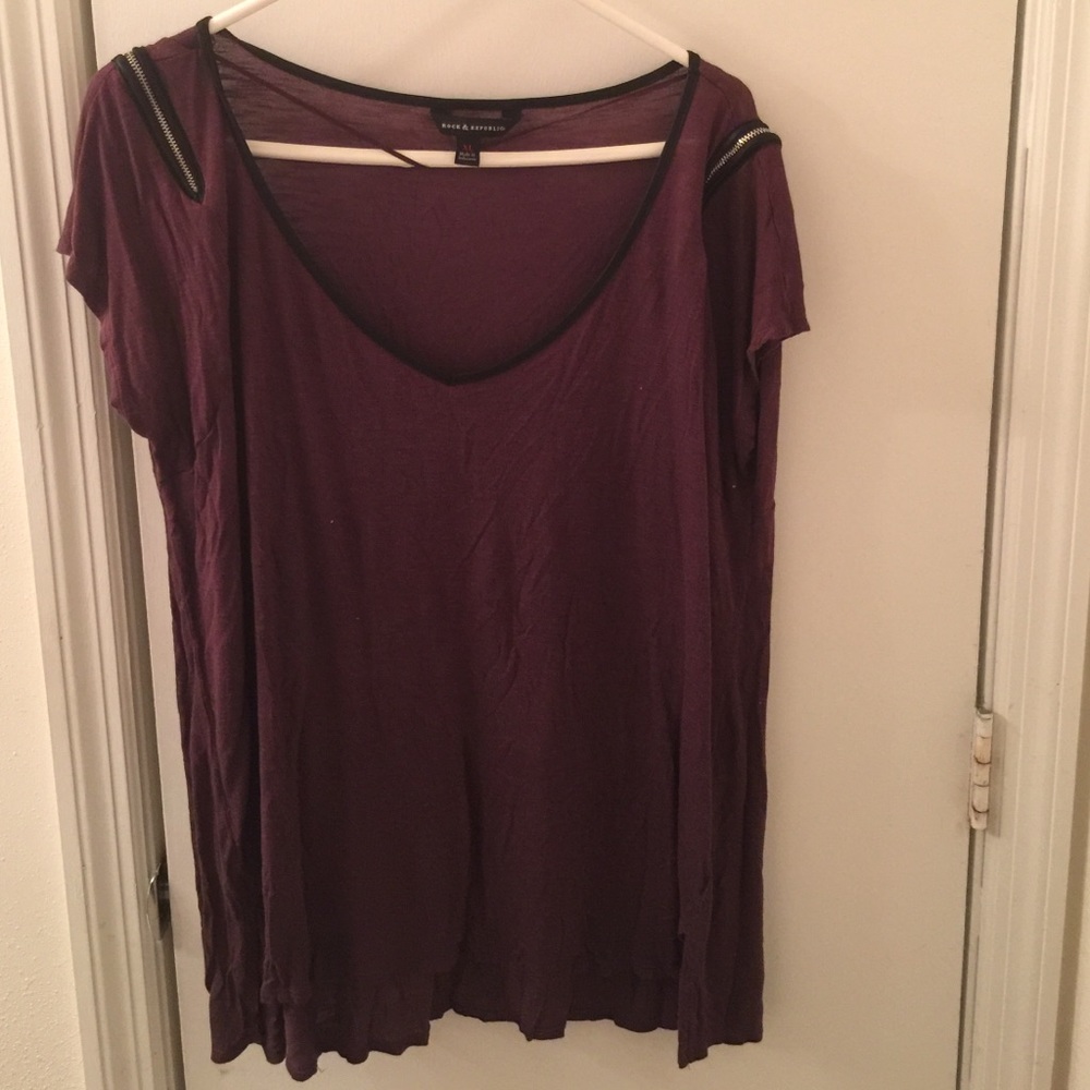 Rock and Republic zipper sleeve tee