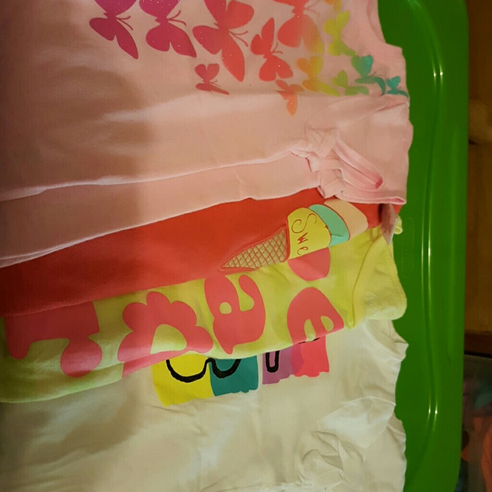 Lot of girls size 4-5 short sleeve shirts