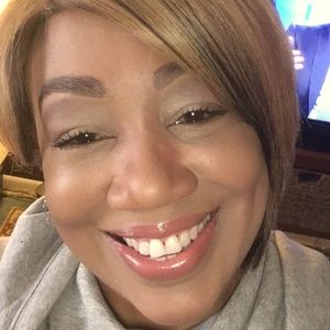 Meet your Posher, Lucretia