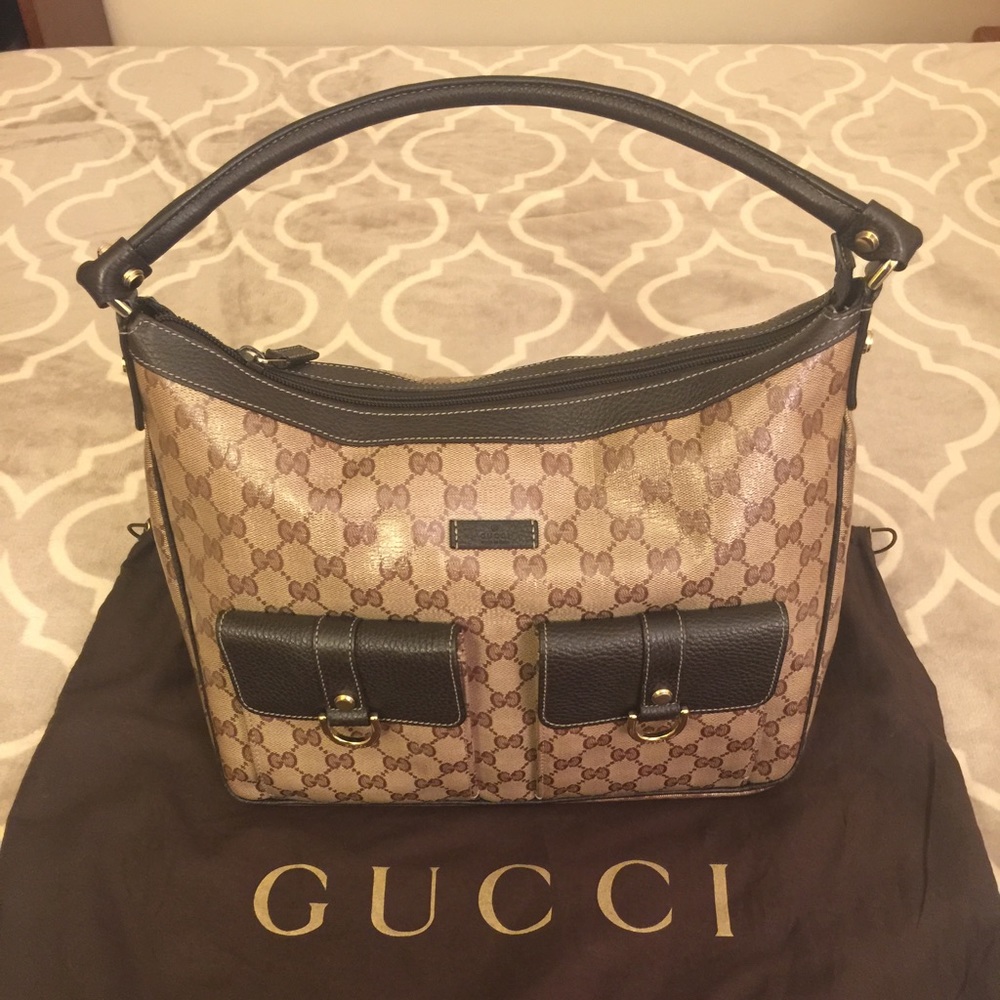 **SOLD**-💯% Authentic Gucci handbag preowned 👜