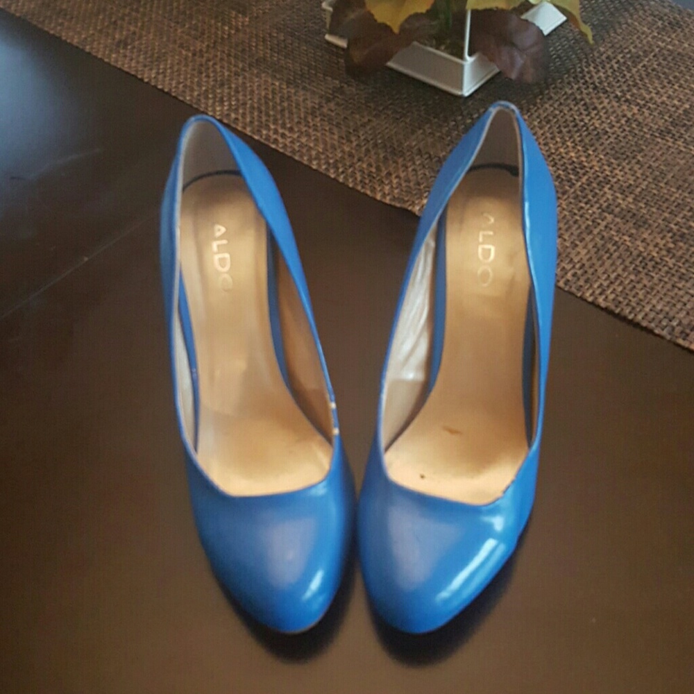 Shoes - Picture 2 of 3