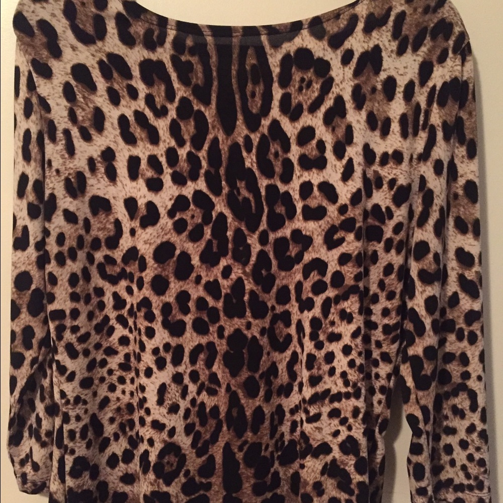Animal print reversible elbow sleeve top