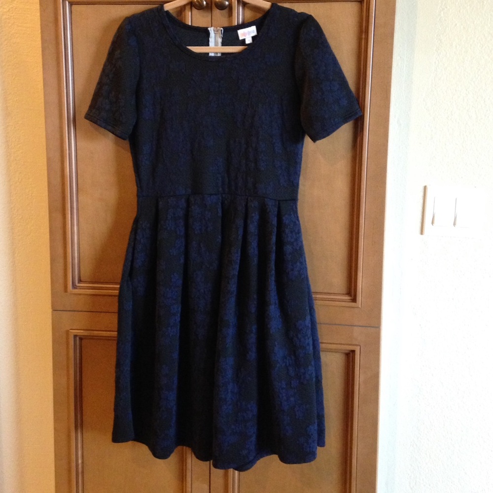 LuLaRoe medium Amelia dress