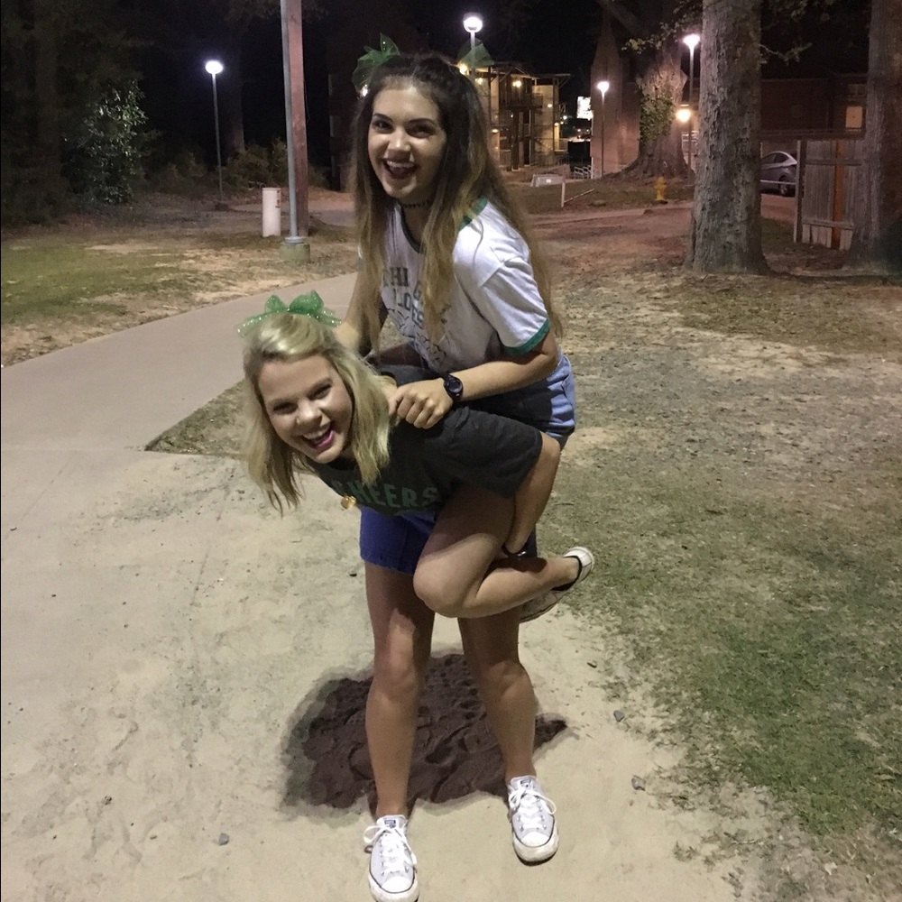 Meet your Posher, Brooke