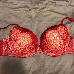 VS very very thin padded lacey bra