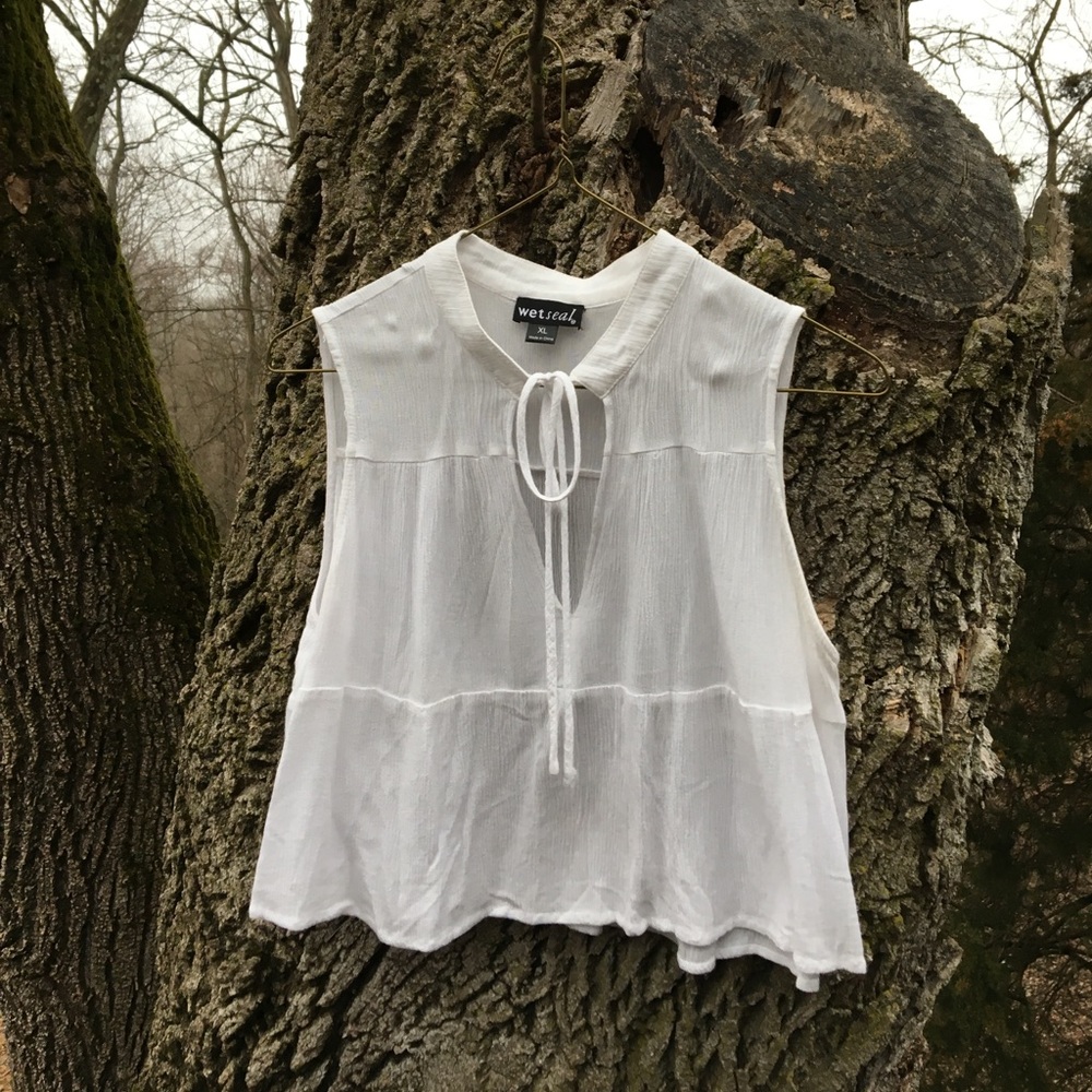 Airy white crop top