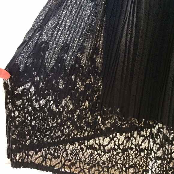 Black Lace Pleated Midi-Skirt New - Picture 7 of 8