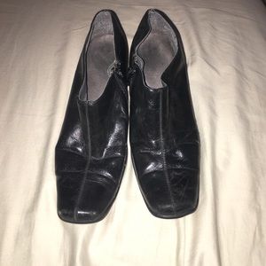 Black boots with grip on bottom