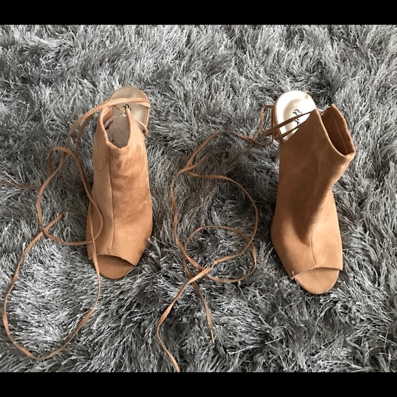 Faux suede peep toe booties - Picture 5 of 6