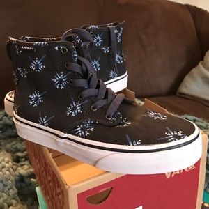 NWT Girls size 1 Vans sneakers