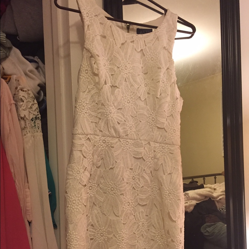 Lace White Sleeveless Dress