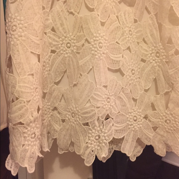 Lace White Sleeveless Dress - Picture 2 of 4