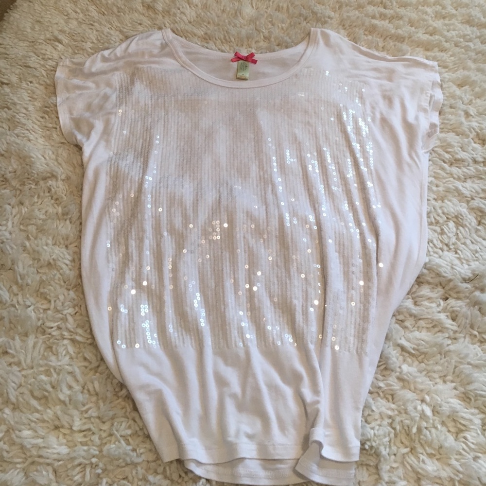 DownEast basics oversized sequined top!