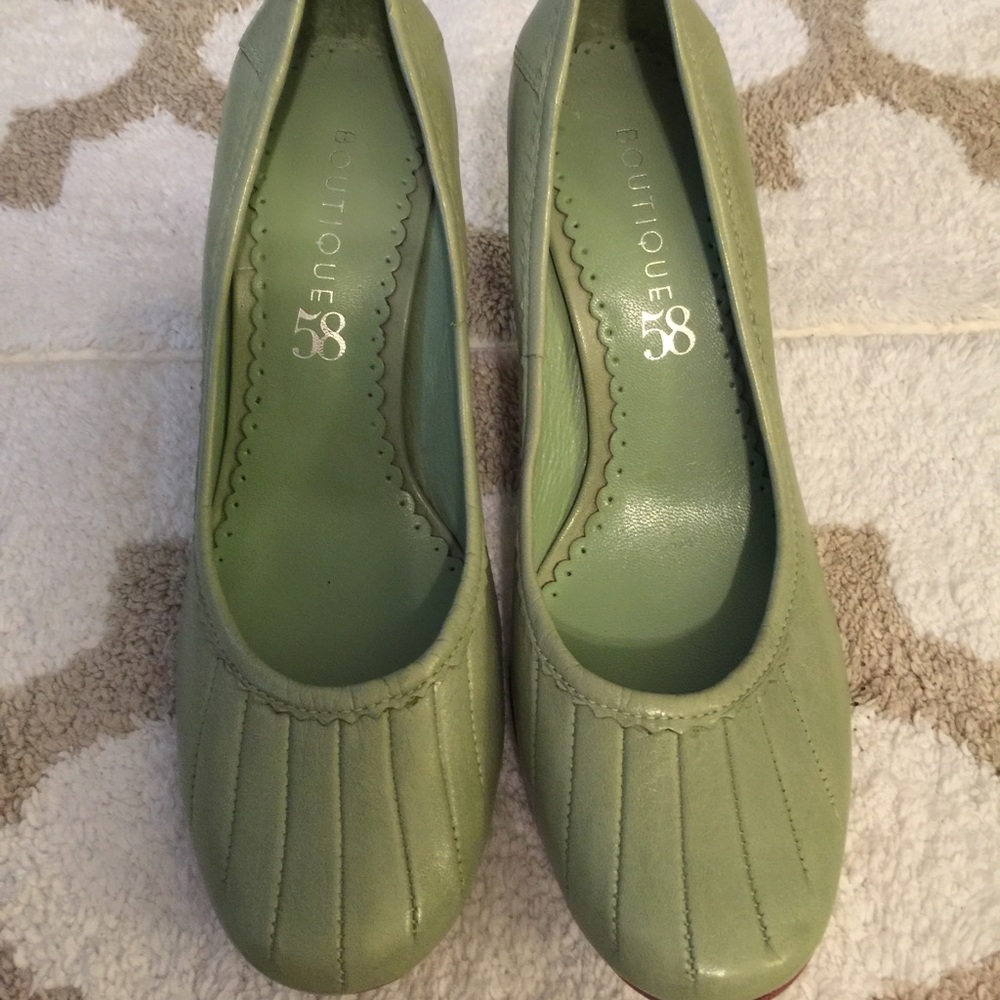Boutique 58 Green Heels Size 6.5 M