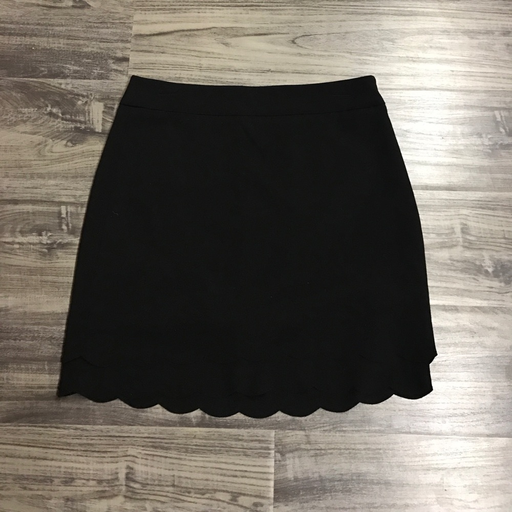 Anne Taylor Loft black Scallop Skirt size 4