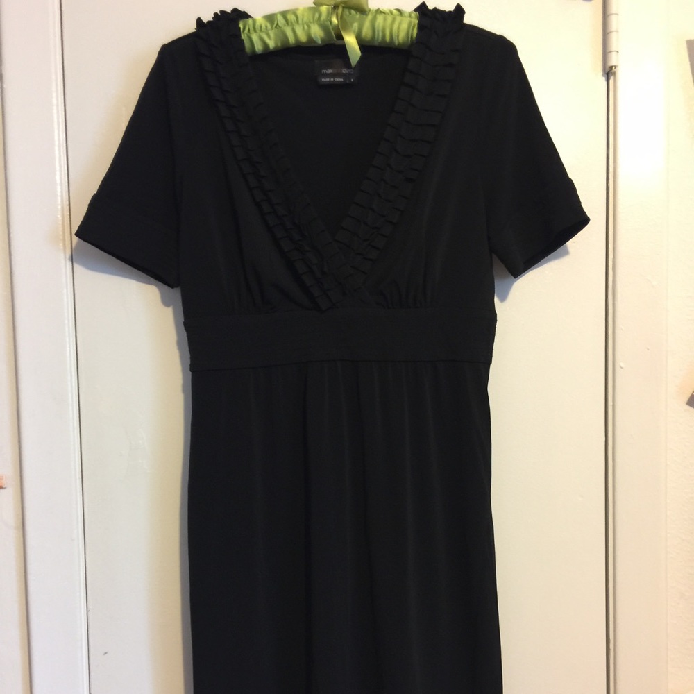 Max & Cleo Black Ruffle Collar Dress Size 6