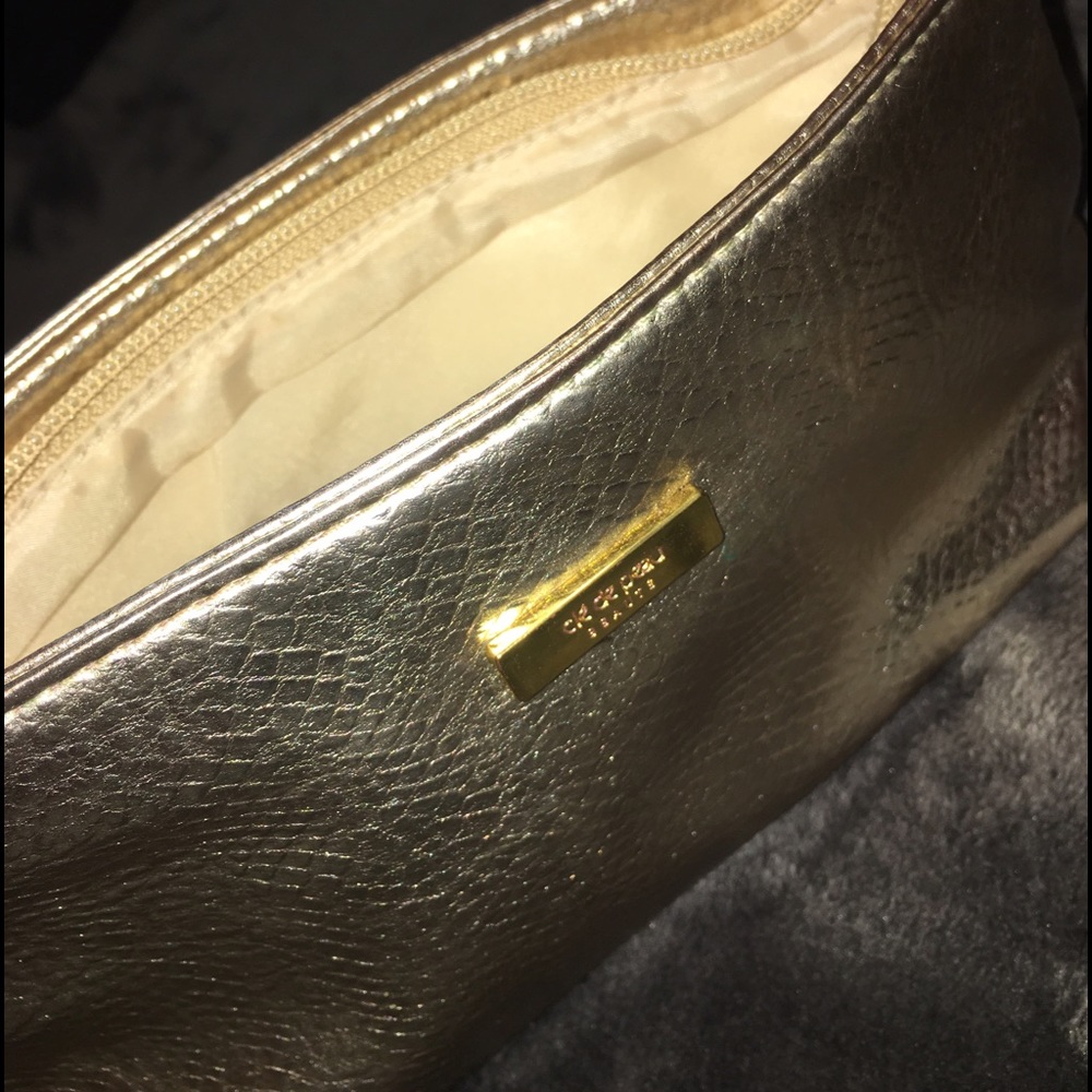 Clé de peau Beaute makeup pouch