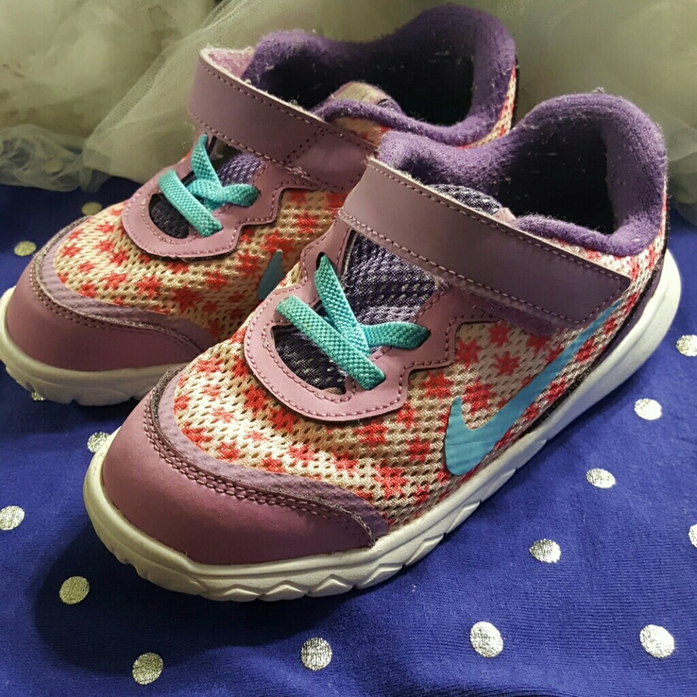 Toddler girl's Nike sneakers, TDI experience 4