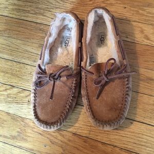 UGG Dakota Moccasin Slippers. Size 7.