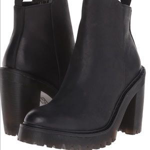 Dr Martens Magdalena boots