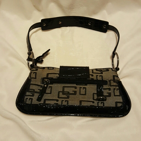 GUESS small clutch - Picture 3 of 6