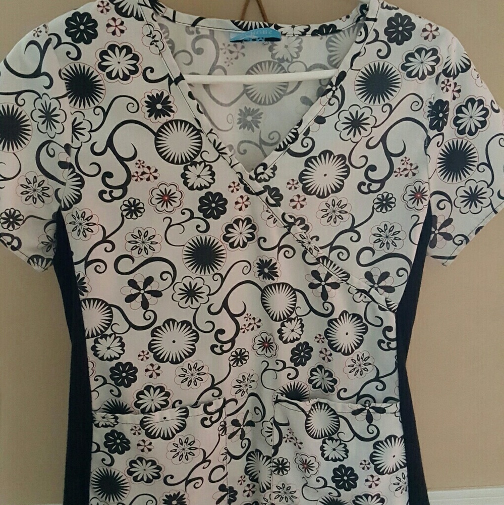 Small scrub top