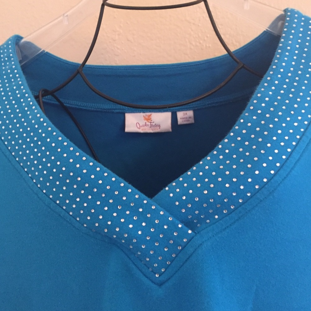 Quacker Factory aqua Rhinestone V-neck T-shirt