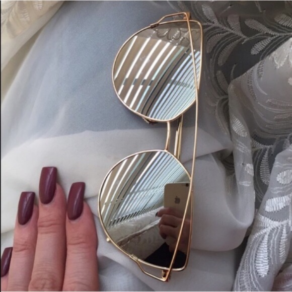 HARD CASE INCLUDED Mirror Silver/Gold Cross Wire - Picture 3 of 4