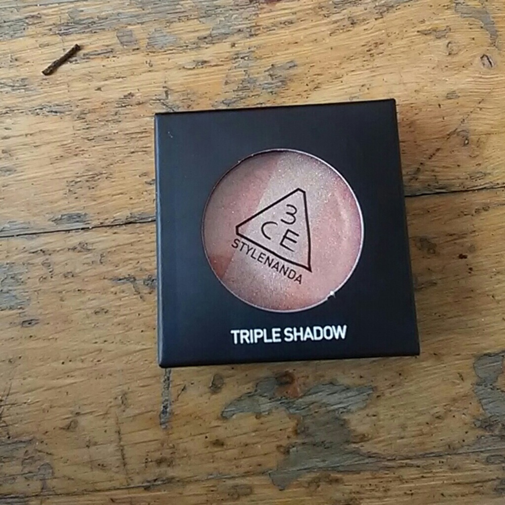 3ce triple shadow in the color body to body