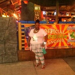 Meet your Posher, Alvinita