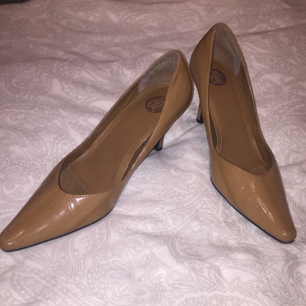 Tan pointed-toe heels