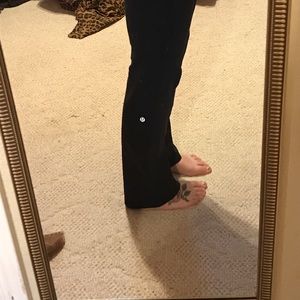Lulu yoga pants