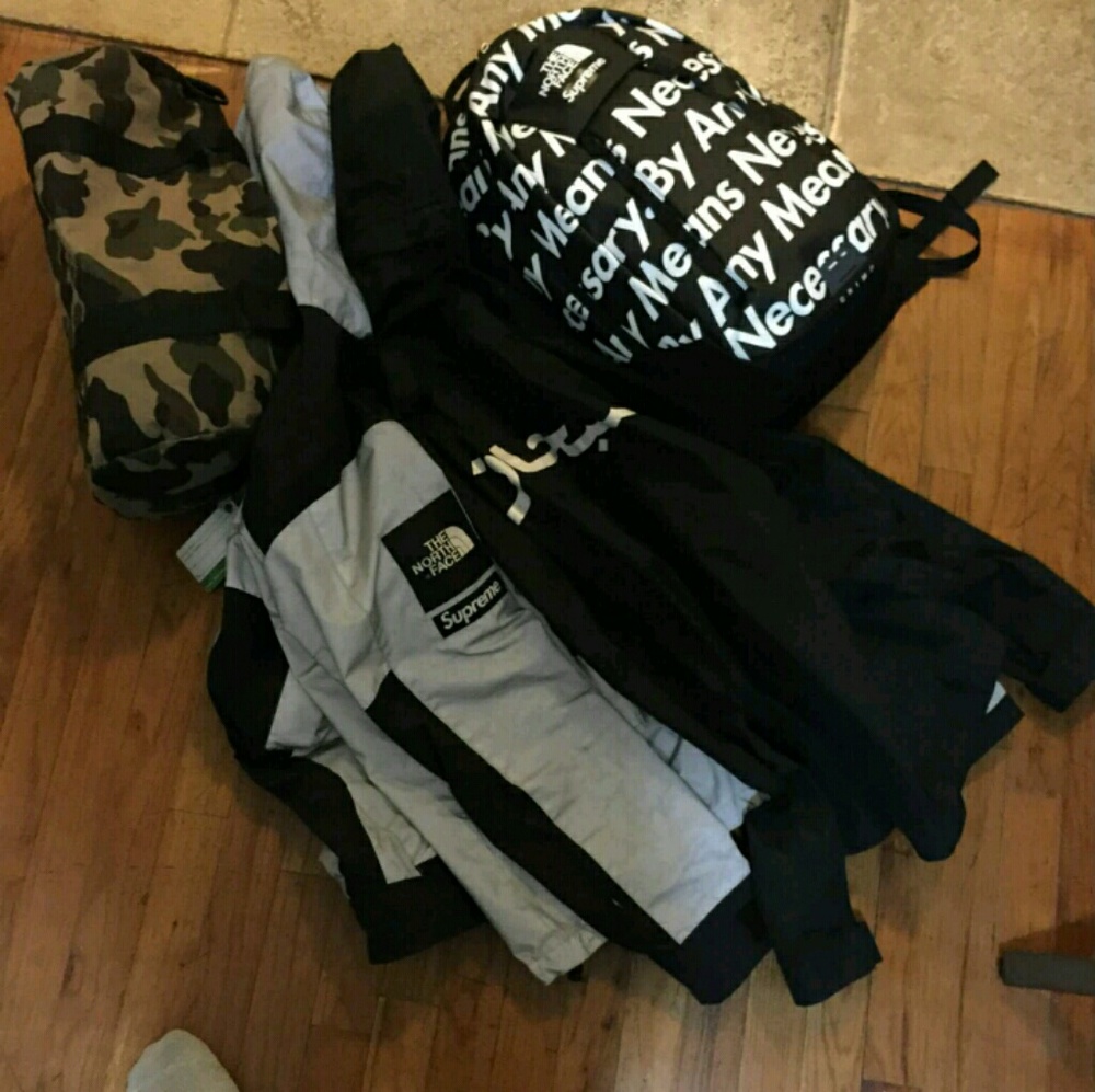 BAPE/SUPREME